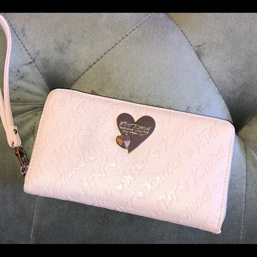 Betsy Johnson Wallet / Wrislet